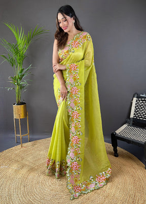 Green Spun Silk Saree With Blouse Piece