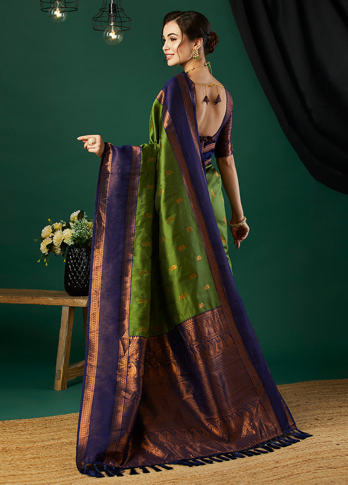 Green Banarasi Silk Saree With Blouse Piece