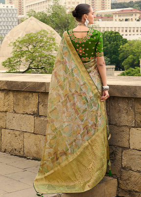 Green Spun Silk Saree With Blouse Piece