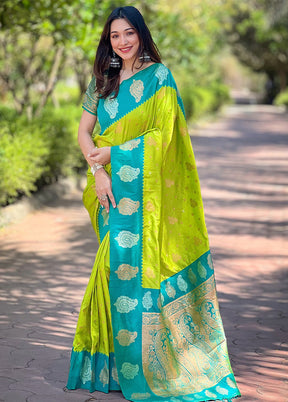 Green Spun Silk Saree With Blouse Piece