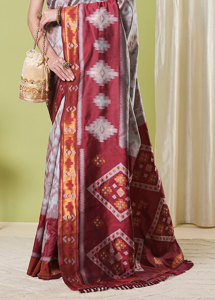 Grey Banarasi Silk Saree With Blouse Piece