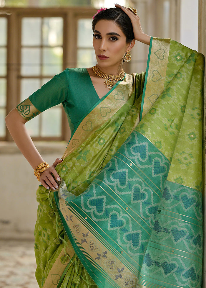 Green Spun Silk Saree With Blouse Piece