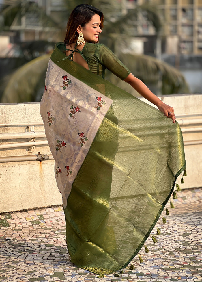 Green Cotton Saree With Blouse Piece