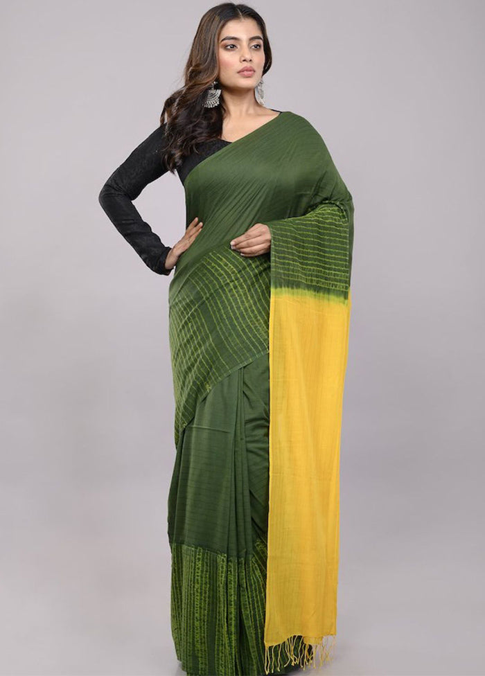 Green Pure Cotton Saree With Blouse Piece