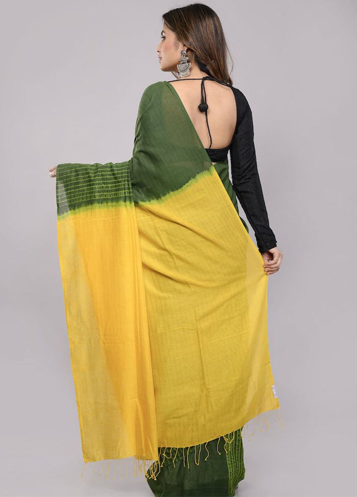 Green Pure Cotton Saree With Blouse Piece