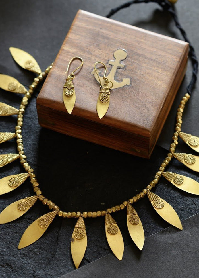 Golden Brass Button Closure Jewellery Set - Indian Silk House Agencies