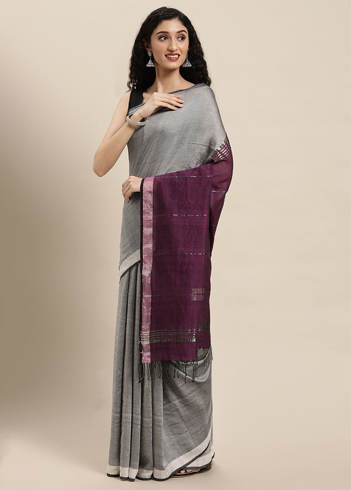 Grey Pure Cotton Saree With Blouse Piece