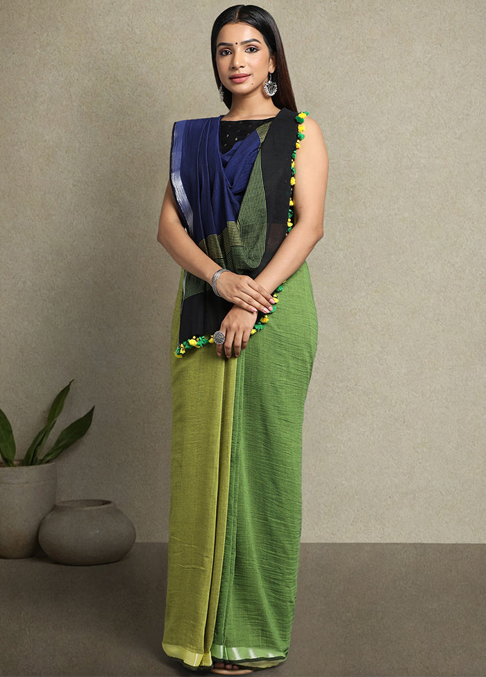 Green Pure Cotton Saree With Blouse Piece