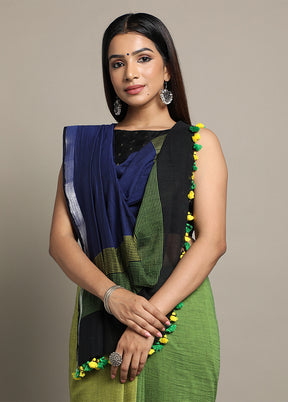 Green Pure Cotton Saree With Blouse Piece