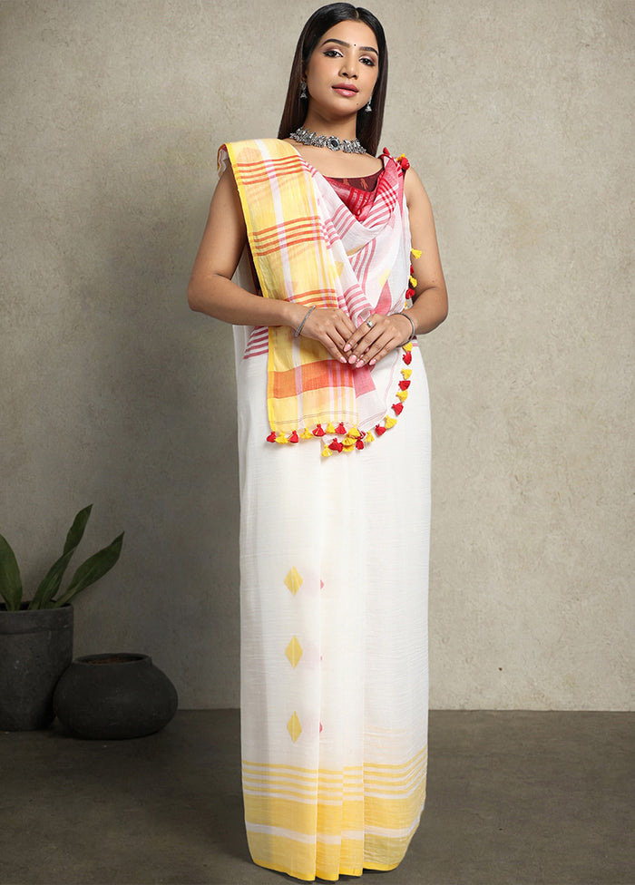 White Pure Cotton Saree With Blouse Piece