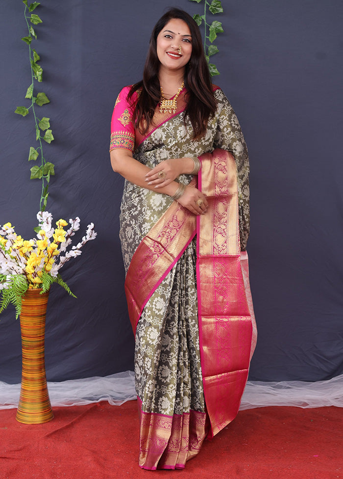 Mehendi Silk Saree With Blouse Piece