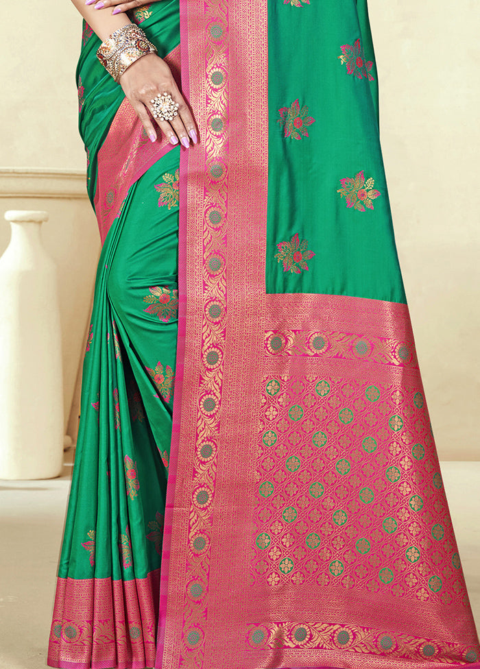 Green Dupion Silk Saree With Blouse Piece