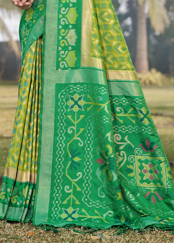 Green Spun Silk Saree With Blouse Piece