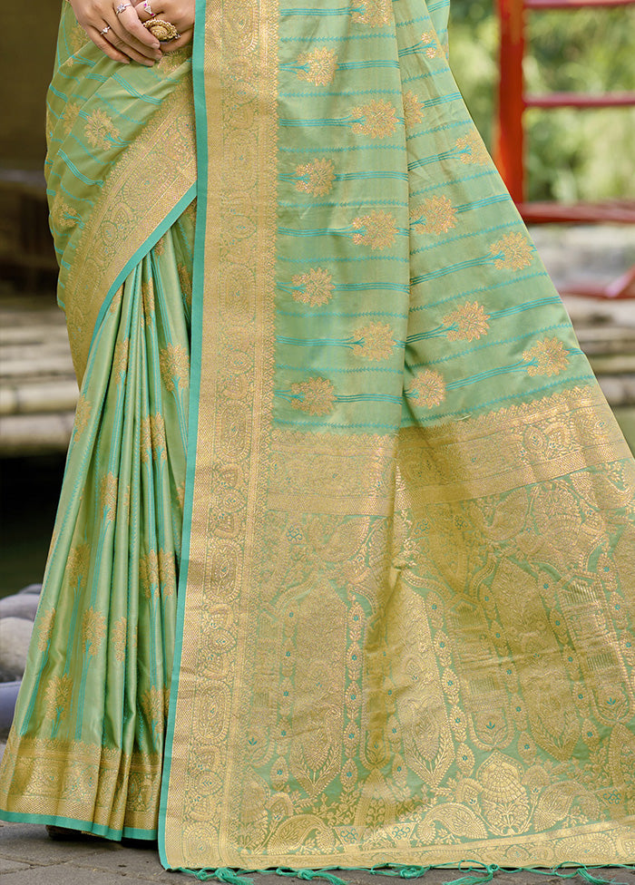 Green Spun Silk Saree With Blouse Piece