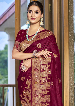 Magenta Dupion Silk Saree With Blouse Piece