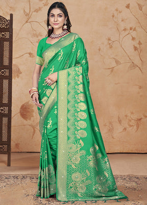 Green Spun Silk Saree With Blouse Piece