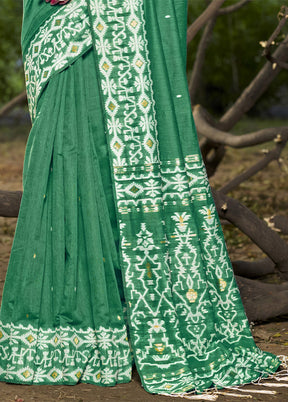 Green Cotton Saree With Blouse Piece