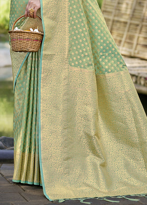 Green Spun Silk Saree With Blouse Piece