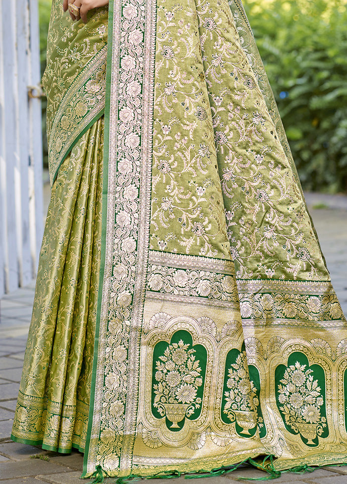 Green Spun Silk Saree With Blouse Piece