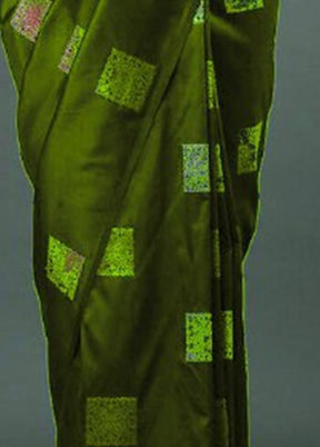 Mehendi Green Banarasi Silk Saree With Blouse Piece