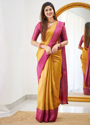 Mustard Banarasi Silk Saree With Blouse Piece