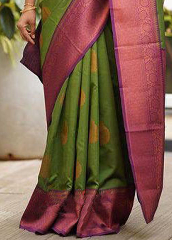 Green Banarasi Silk Saree With Blouse Piece