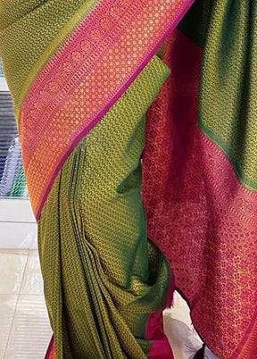 Mehendi Banarasi Silk Saree With Blouse Piece