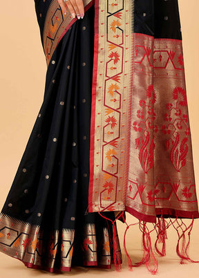 Black Banarasi Silk Saree With Blouse Piece