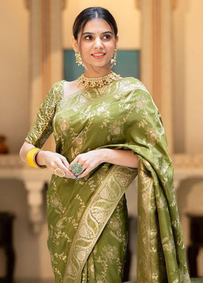 Mehendi Green Banarasi Silk Saree With Blouse Piece