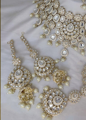 White Alloy Jewellery Set