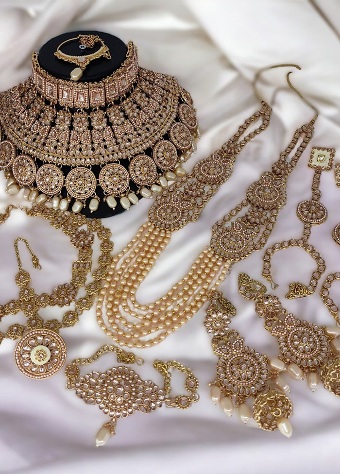 Golden Alloy Jewellery Set