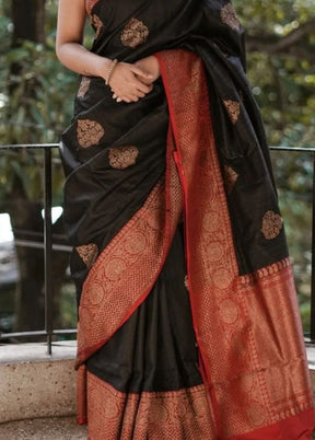 Black Banarasi Silk Saree With Blouse Piece