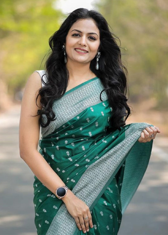 Green Banarasi Silk Saree With Blouse Piece