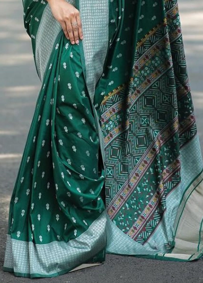 Green Banarasi Silk Saree With Blouse Piece