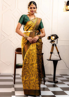 Multicolor Banarasi Silk Saree With Blouse Piece