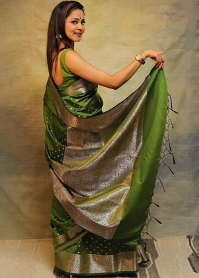 Mehendi Dupion Silk Saree With Blouse Piece