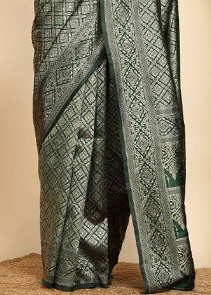 Dark Green Banarasi Silk Saree With Blouse Piece