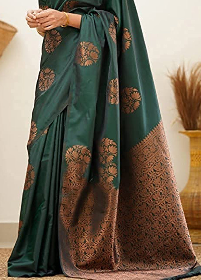 Green Banarasi Silk Saree With Blouse Piece