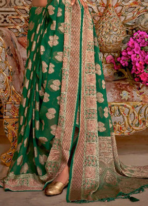 Dark Green Georgette Saree With Blouse Piece