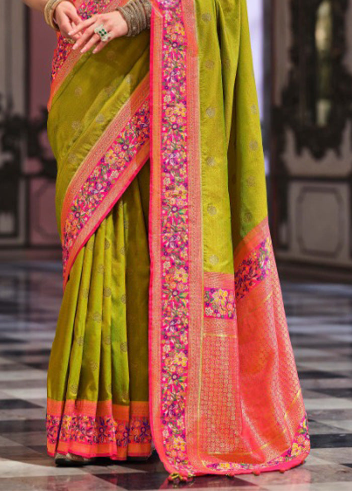 Mehendi Banarasi Silk Saree With Blouse Piece