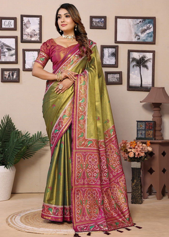 Mehendi Green Banarasi Silk Saree With Blouse Piece