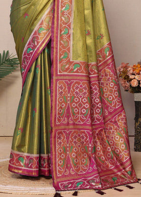 Mehendi Green Banarasi Silk Saree With Blouse Piece