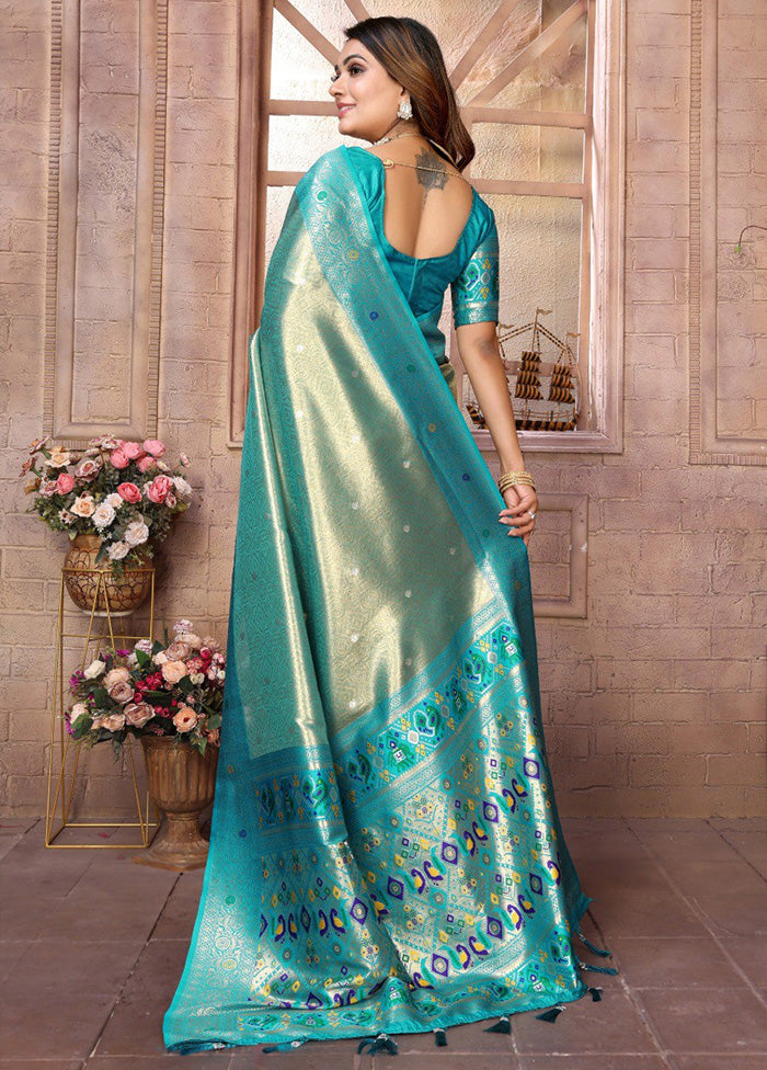 Blue Banarasi Silk Saree With Blouse Piece