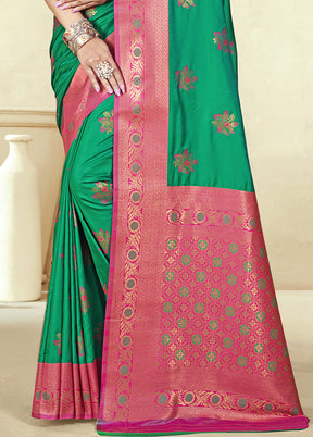 Green Spun Silk Saree With Blouse Piece