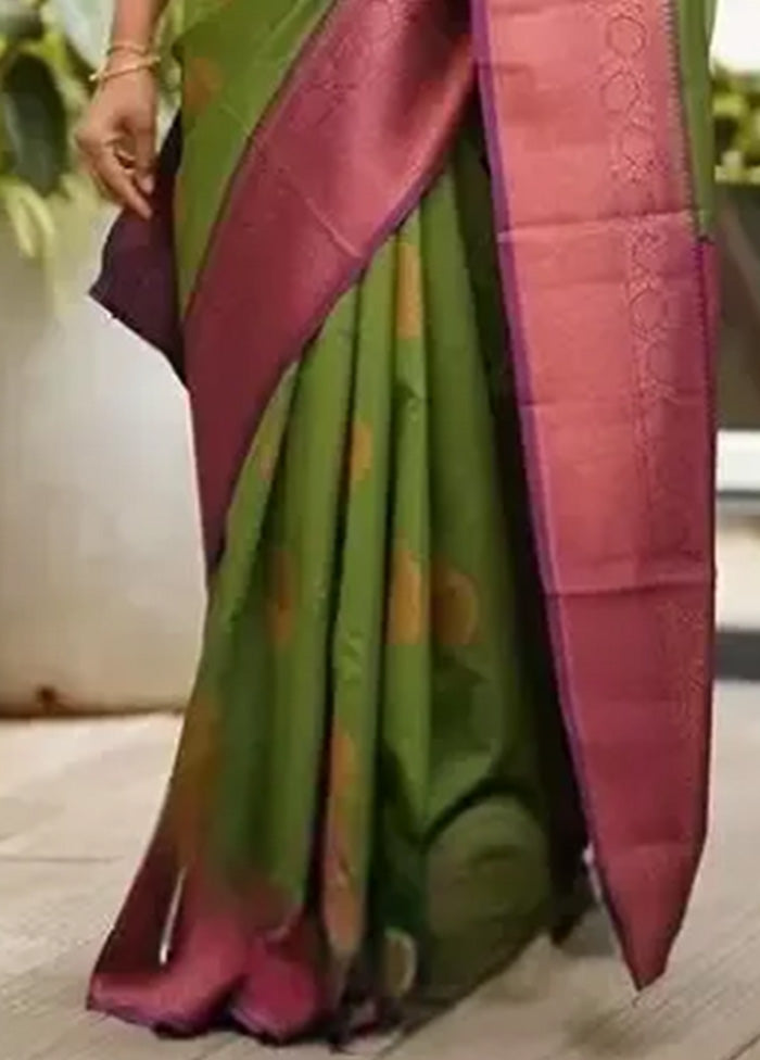 Green Banarasi Silk Saree With Blouse Piece