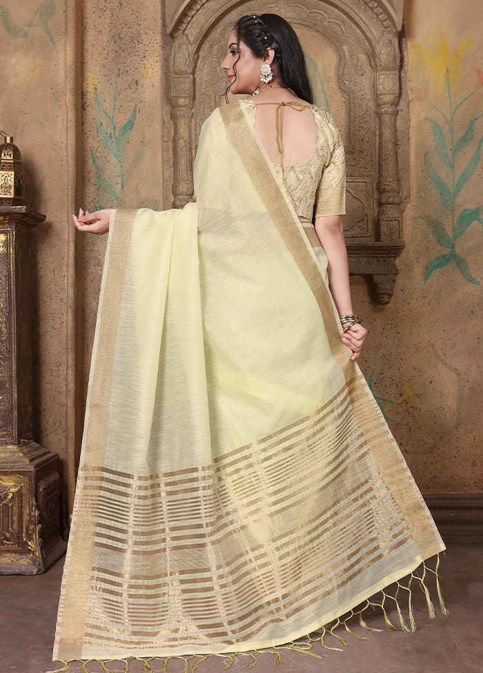 Off White Silk Saree With Blouse Piece
