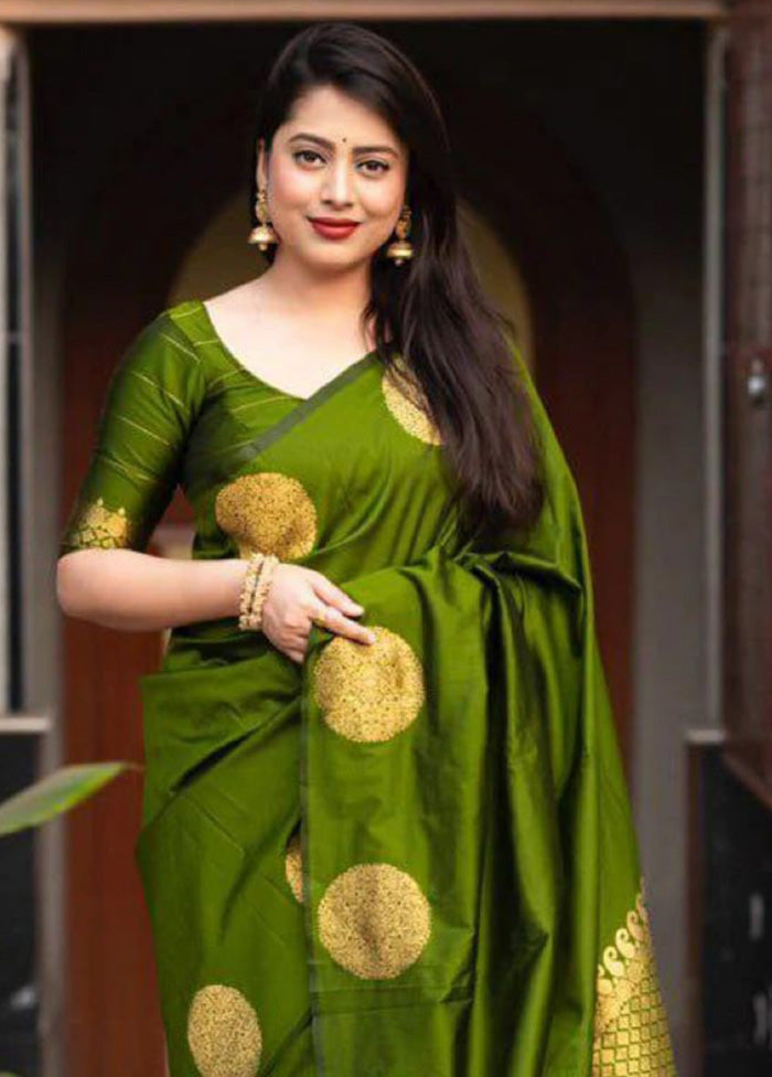 Parrot Green Banarasi Silk Saree With Blouse Piece