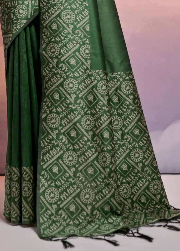 Green Dupion Silk Saree With Blouse Piece