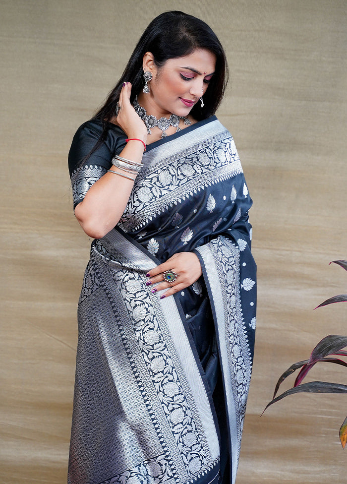 Black Banarasi Silk Saree With Blouse Piece