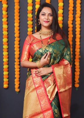 Green Kanchipuram Silk Saree With Blouse Piece